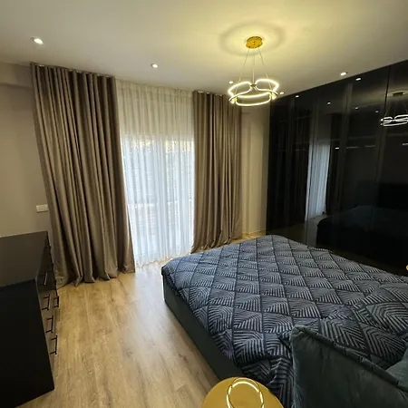 Luxury Land Apartment *