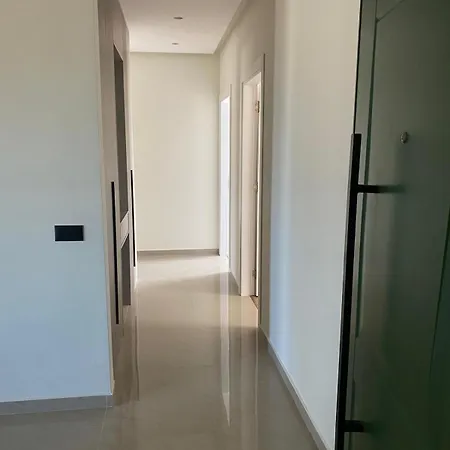 Luxury Land Apartment *